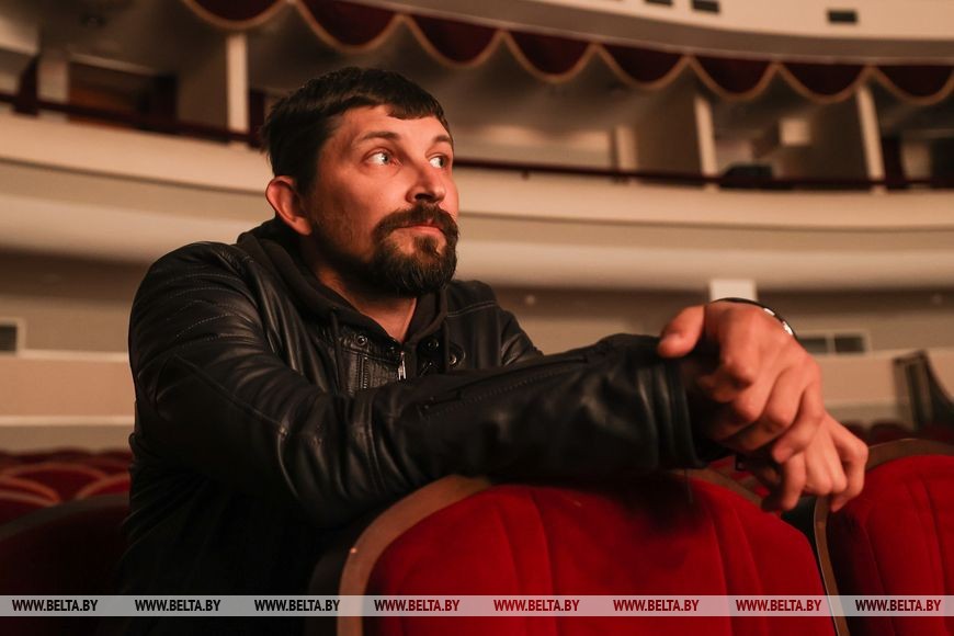 Репортаж о премьере по Леонардо да Винчи и сюрпризах юбилейного сезона в Брестском театре кукол