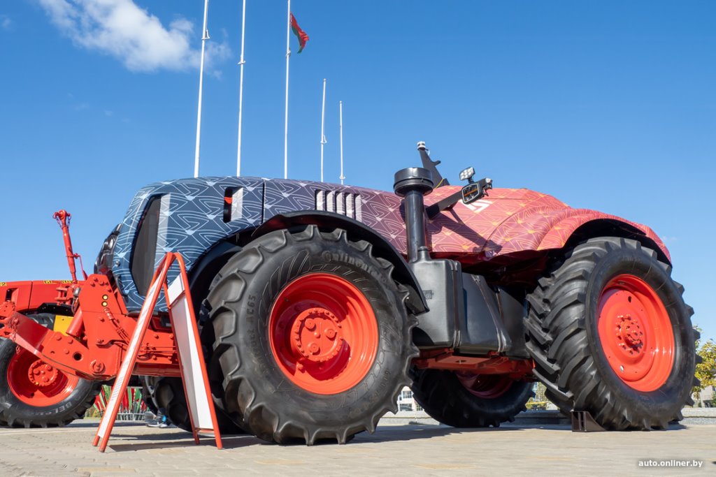 МАЗ провел белорусскую презентацию своего нового междугороднего автобуса