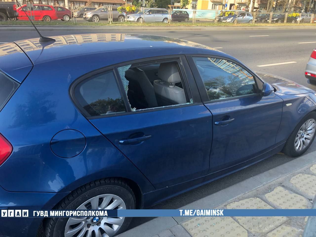 В Минске столкнулись BMW и самокат. ГАИ опубликовала видео