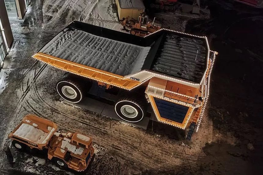 Самый большой БЕЛАЗ теперь «зажигает» в самом большом музее