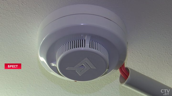 Как реставраторы восстанавливают даже самые старые и повреждённые документы? Смотрите репортаж их Бреста