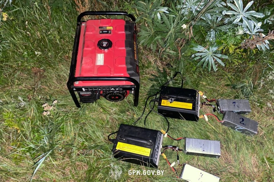 Литовцы сбили дрон, а сморгонские пограничники задержали тех, кто его запускал