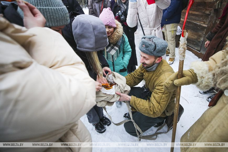 Партизанский Дед Мороз всю зиму будет принимать гостей в Ивацевичском районе