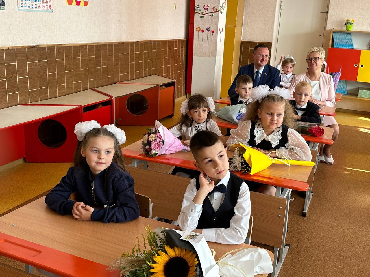 Глава Бреста принял участие в торжественной линейке в ГУО «Средняя школа №27 имени Героя Советского Союза И.П.Барсукова»