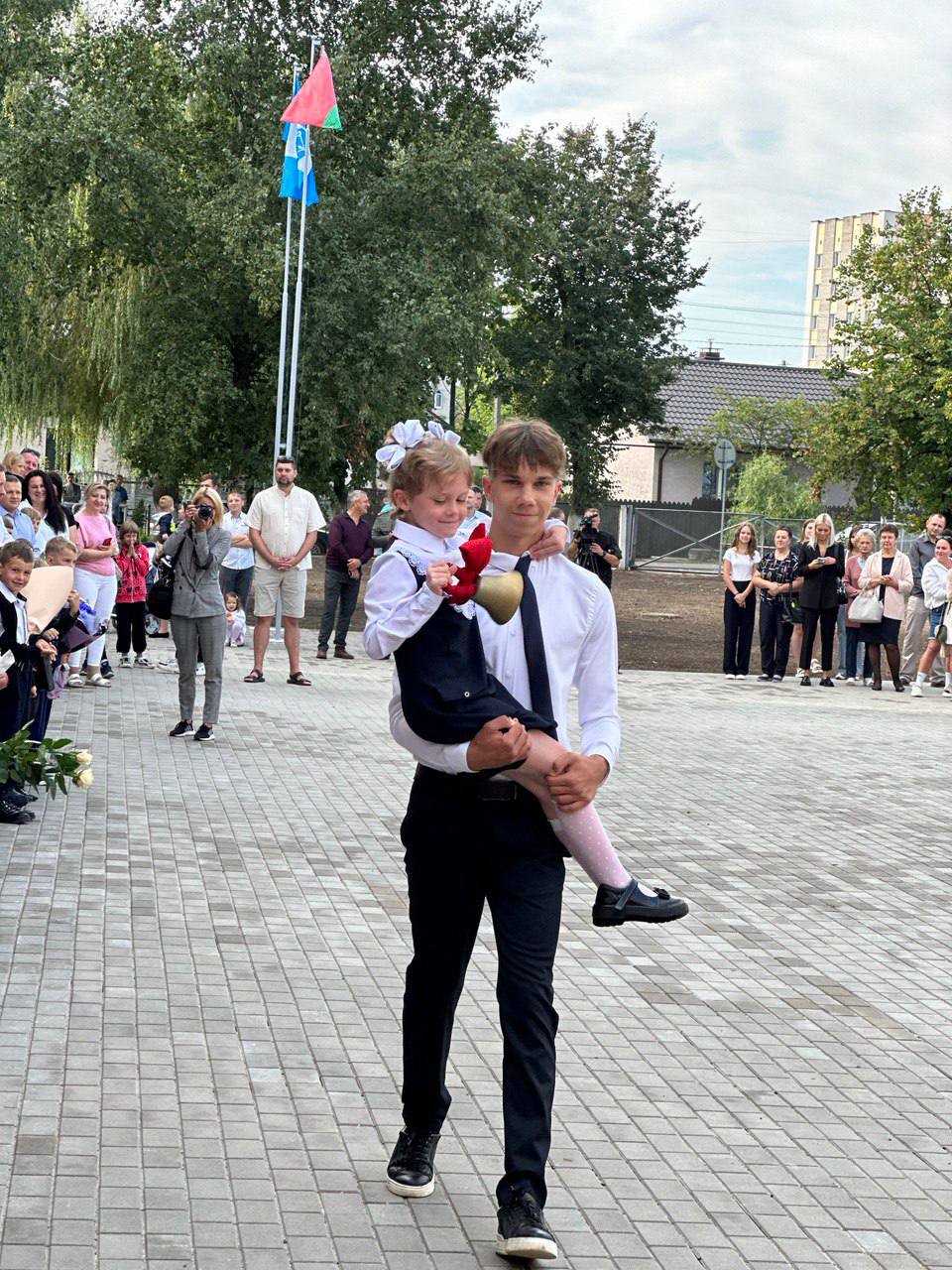 Глава Бреста принял участие в торжественной линейке в ГУО «Средняя школа №27 имени Героя Советского Союза И.П.Барсукова»