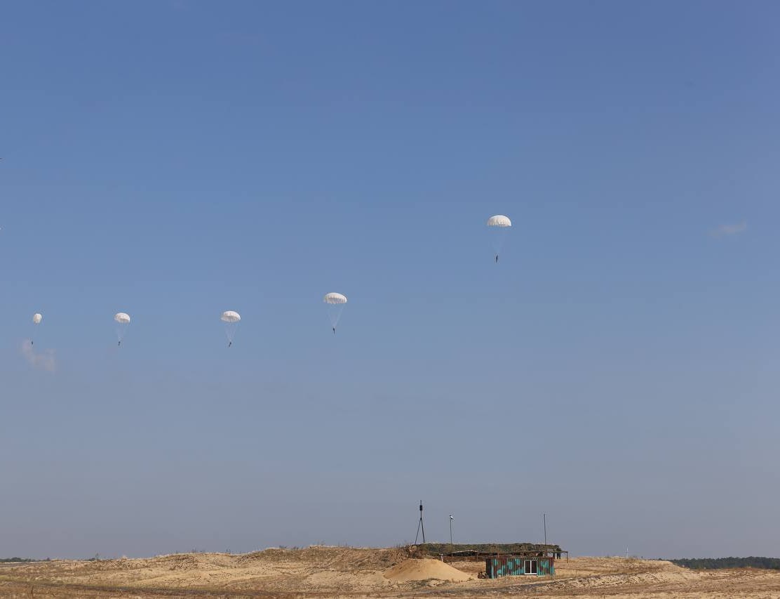 На полигоне Брестский отработали тактический эпизод по недопущению прорыва незаконного вооруженного формирования