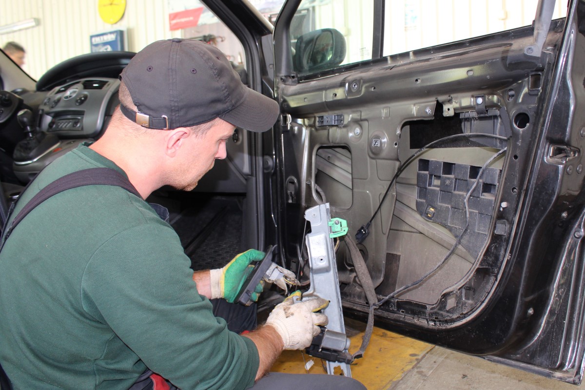 От ремонта подвески до замены автостекол - за качеством все едут в автосервис «ПРОТОН» на Мошенского, 95 в Бресте. Требуется слесарь-механик!