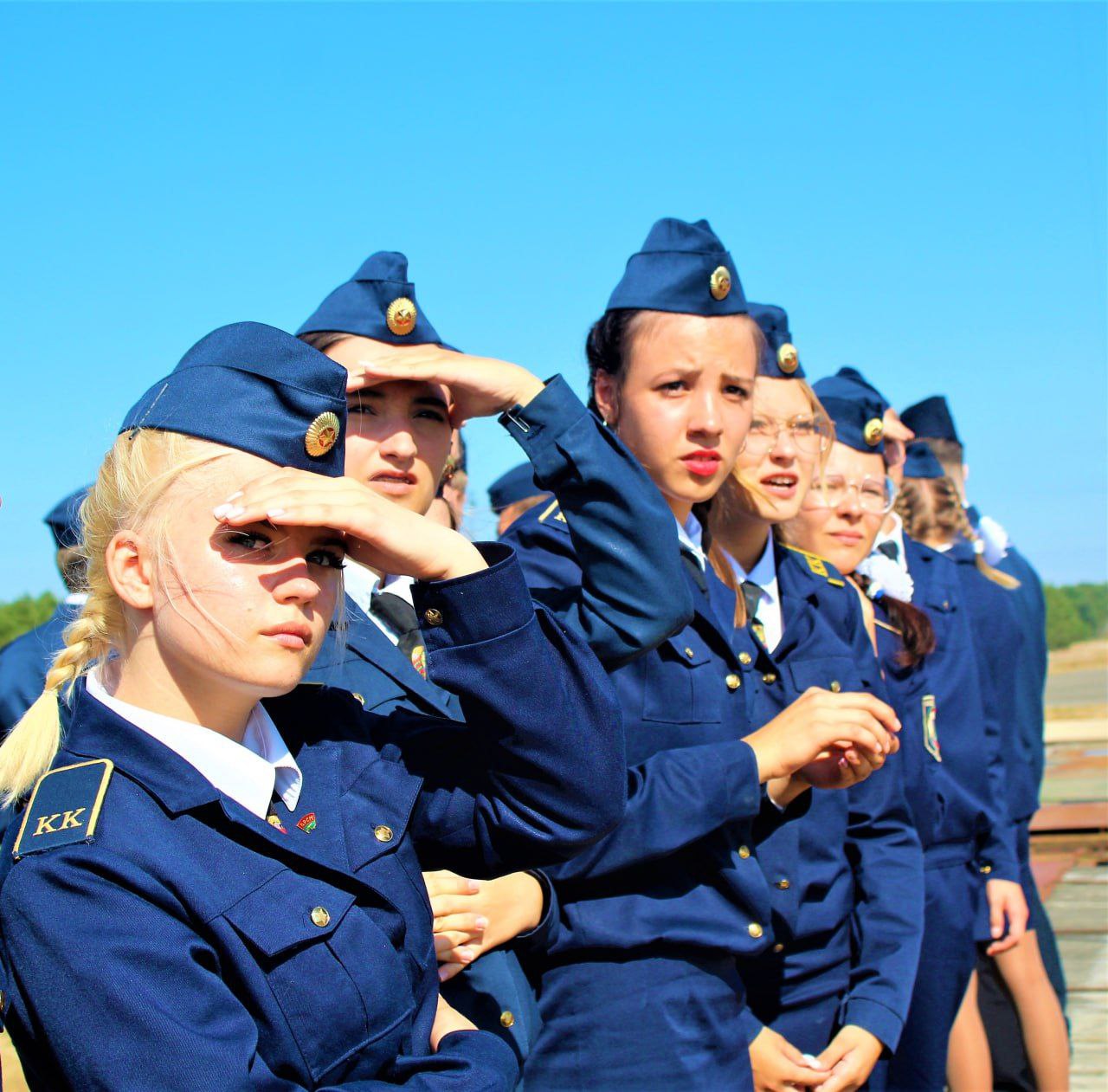 Учащиеся правовых классов средней школы № 28 Бреста побывали на полигоне «Брестский».