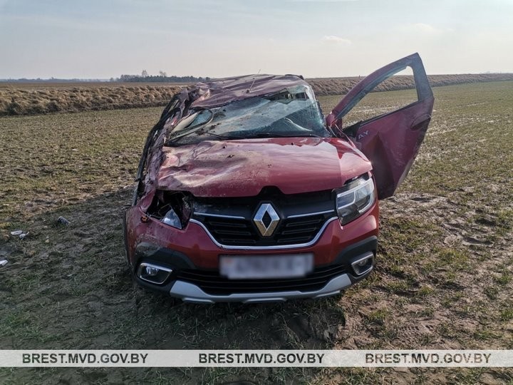 В Каменецком районе автомобиль «вылетел» в кювет