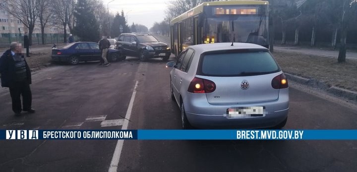 В Пинске произошло тройное ДТП