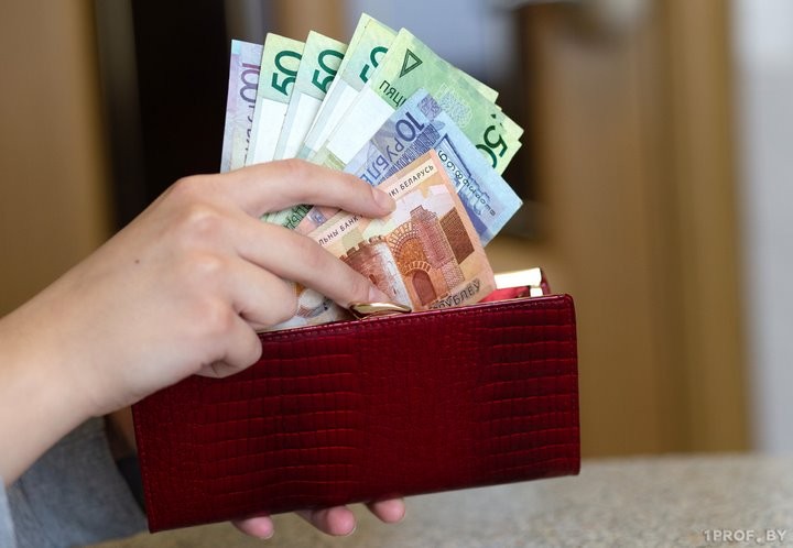 Зарплата от 3000 рублей – кому в Беларуси готовы платить такие деньги