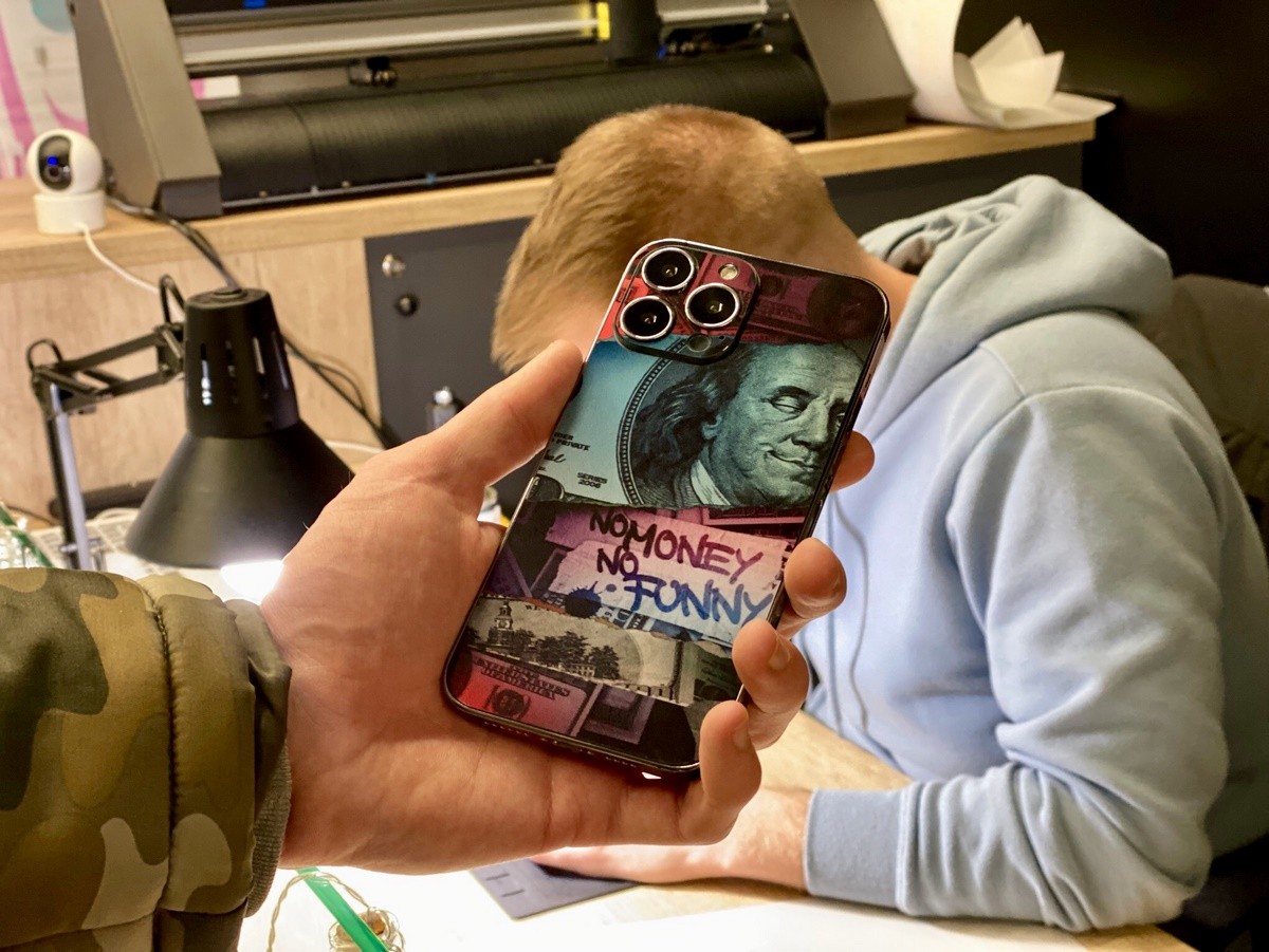 В Бресте открылась студия детейлинга «ArmorSkins» для вашего девайса