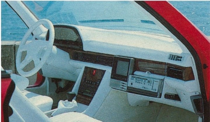 Очень редкий Mercedes Sbarro Gullwing покидает Беларусь. Его забирают в США