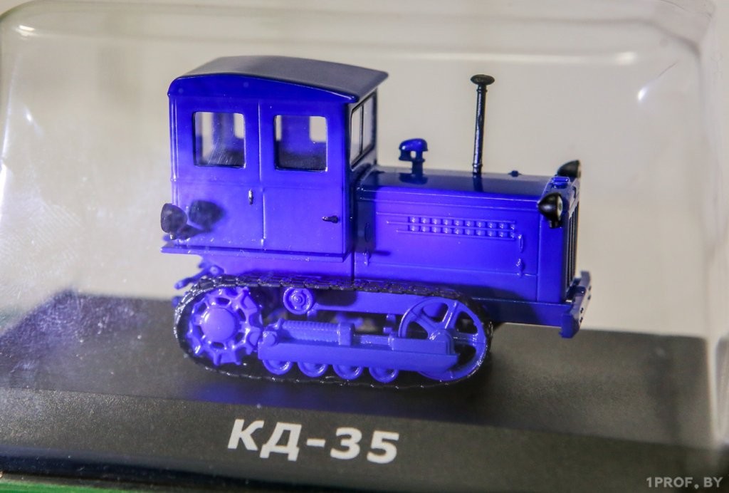 Трактор-сапер, женский и даже кулацкий есть в коллекции инженера по охране труда из Барановичского района