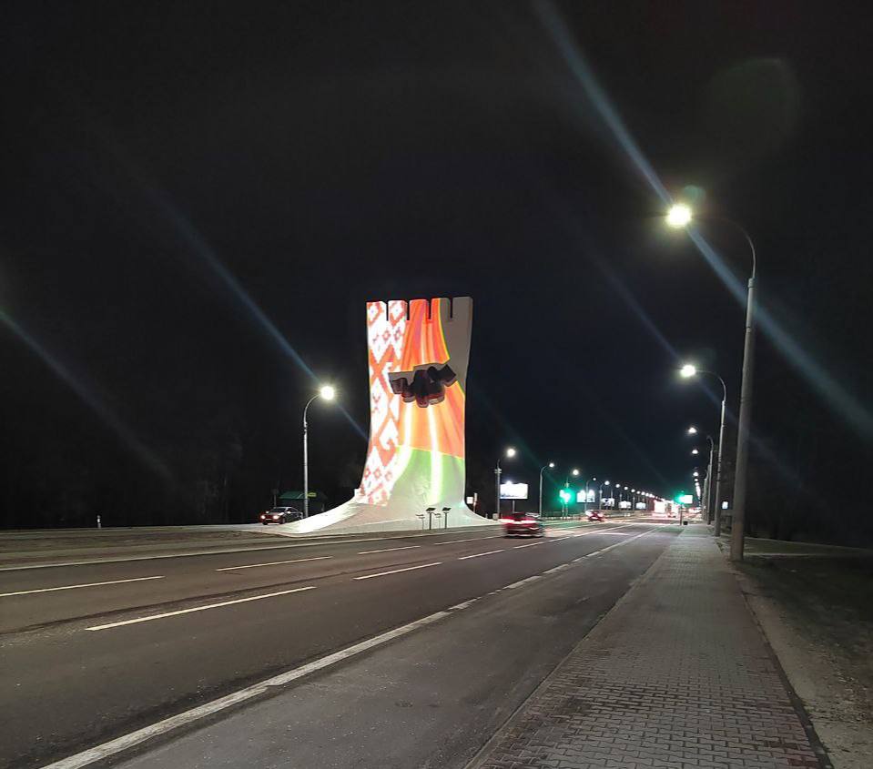 Стела на въезде в Брест получила новую подсветку