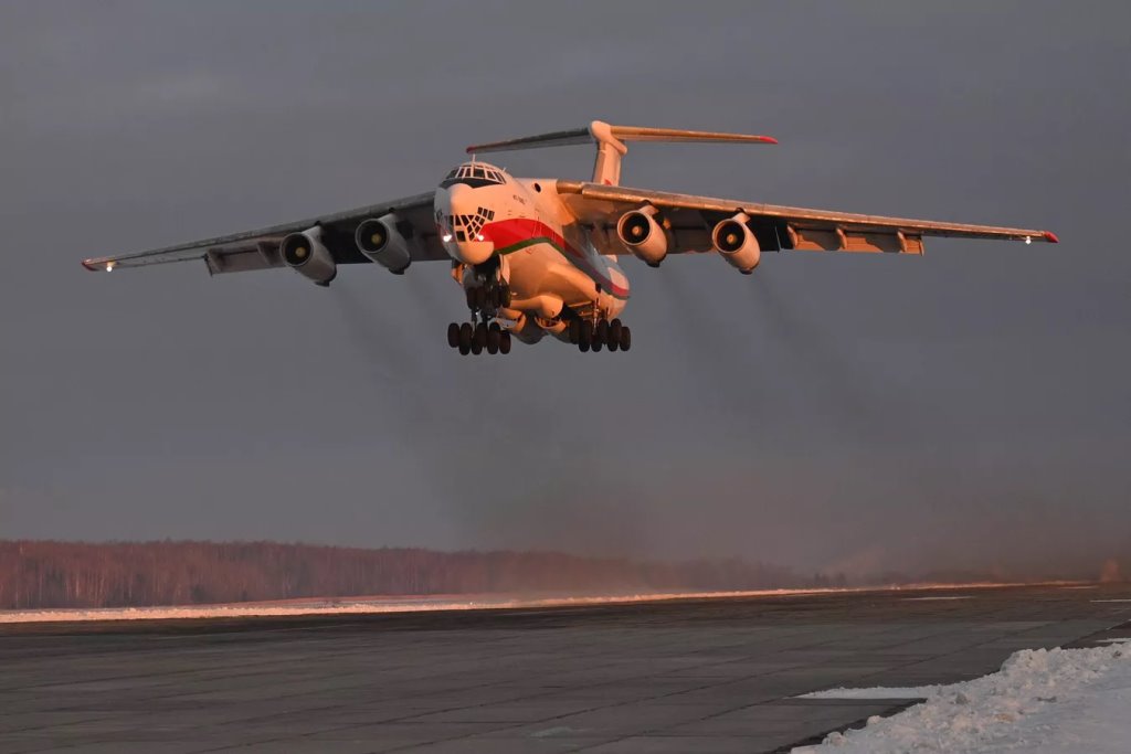 Белорусские спасатели отправились в Турцию на разборы завалов