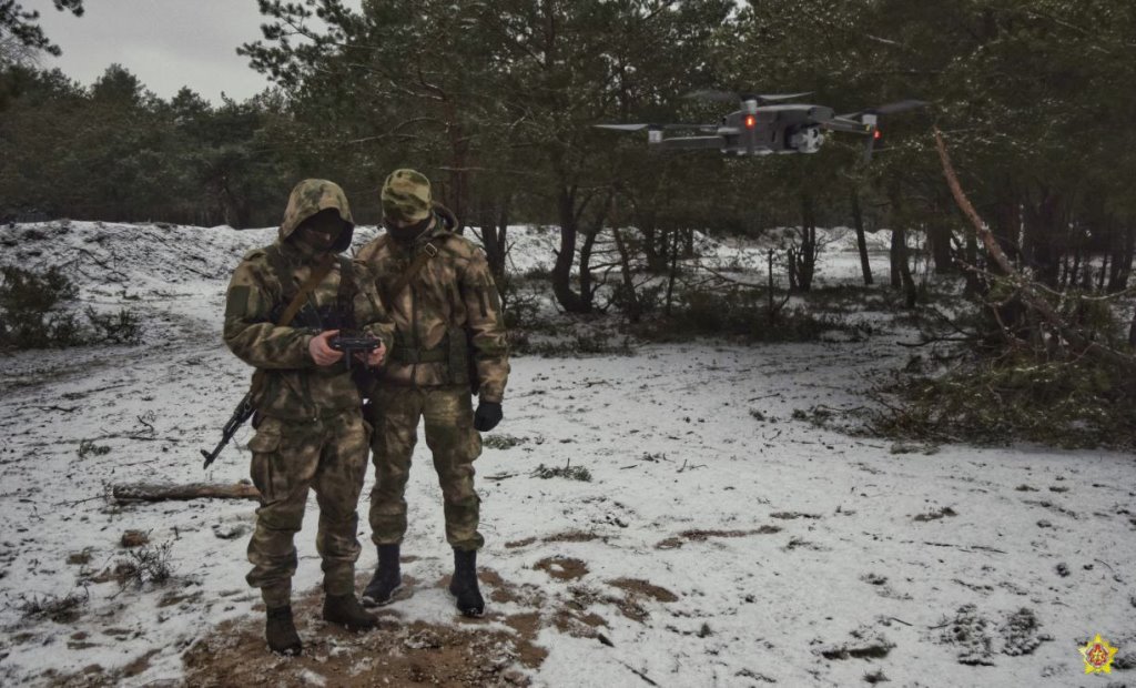 Брестские десантники принимают участие в ротном тактическом учении