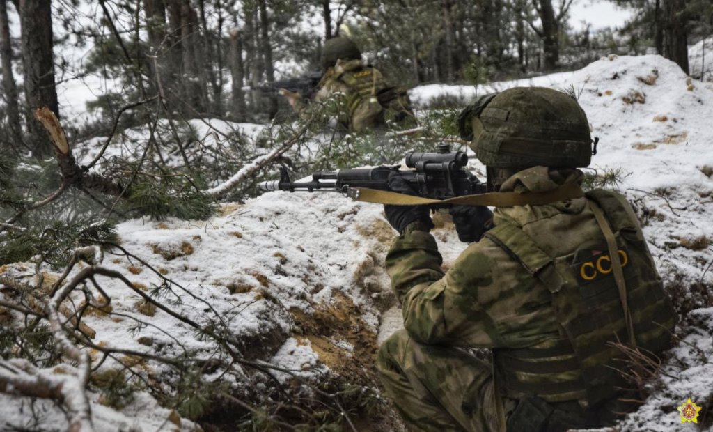 Брестские десантники принимают участие в ротном тактическом учении