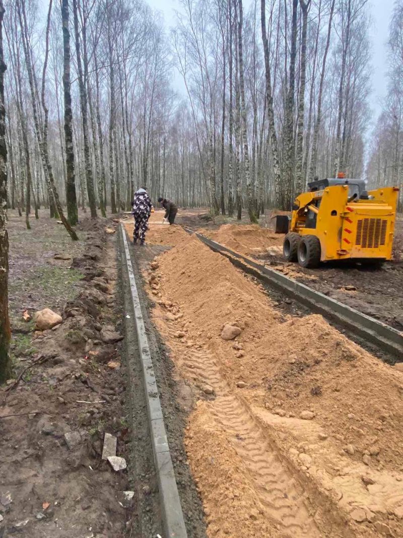 Продолжаются работы по благоустройству парка воинов-интернационалистов в Бресте