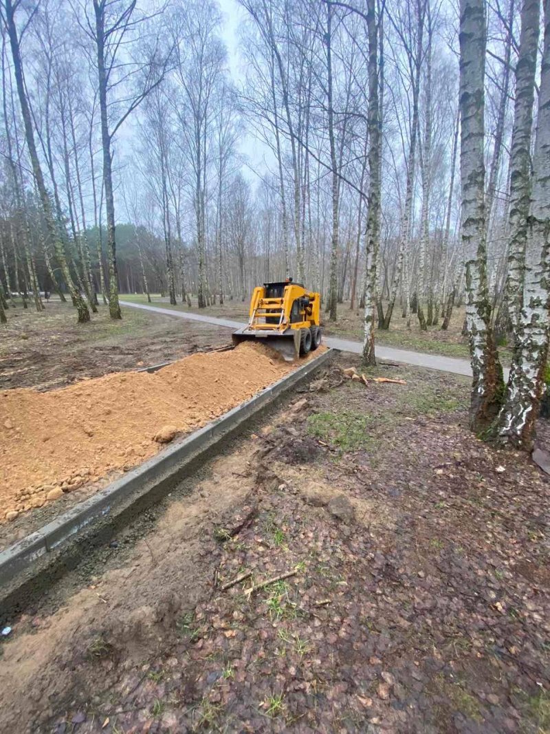 Продолжаются работы по благоустройству парка воинов-интернационалистов в Бресте