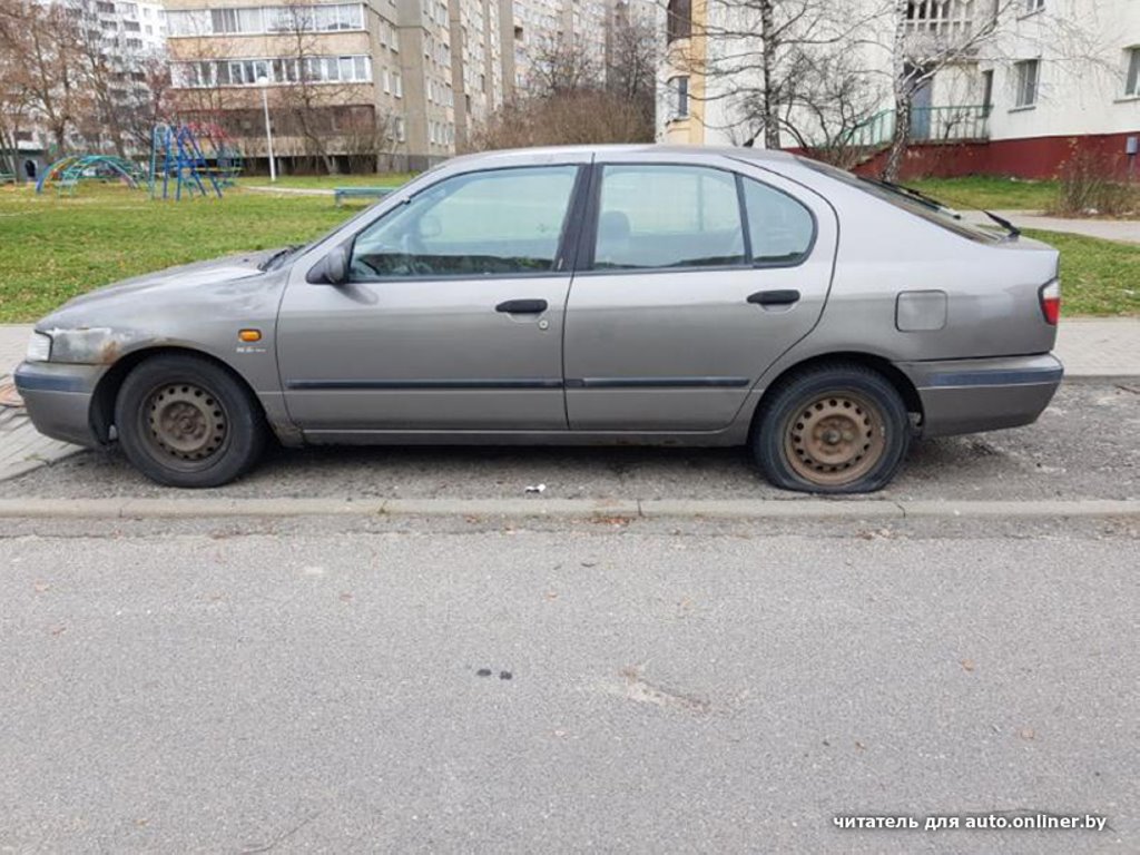 Не быстро, но работает! Белорус «изобрел» способ легально избавить двор от автохлама