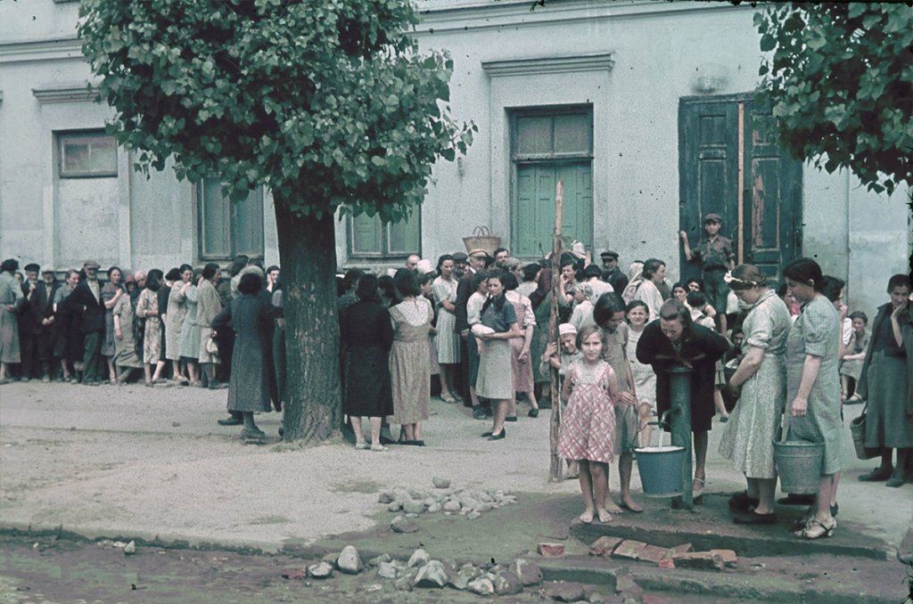 Брест 1941. Долго не могли точно определить локацию дома на этой цветной фотографии