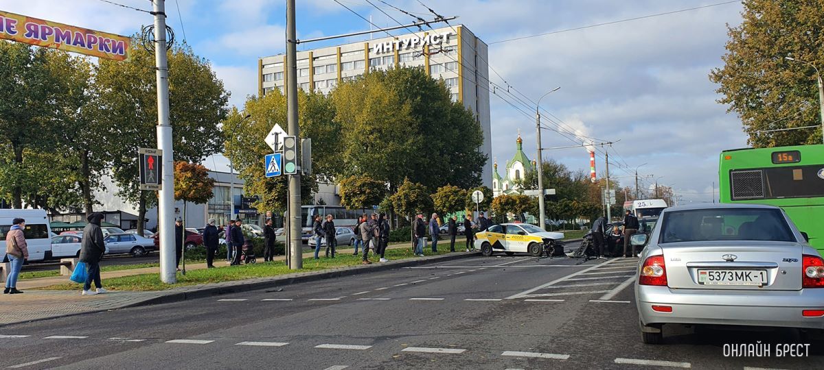 Стали известны подробности серьезного ДТП на Машерова в Бресте