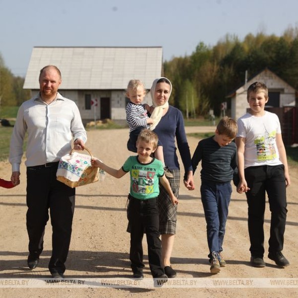 В Бресте прошло пасхальное богослужение — фоторепортаж