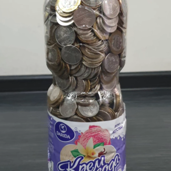 Семья почти 3 года копила монеты в банке — вот какая сумма вышла