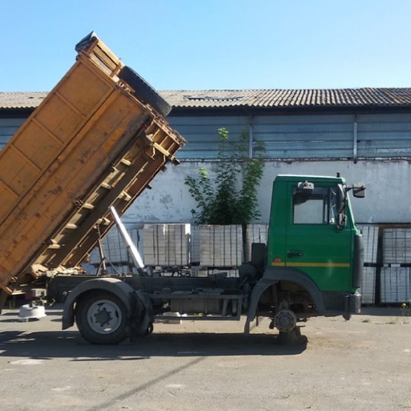 В Беларуси механик придумал схему по продаже «налево» новых шин. Подробности