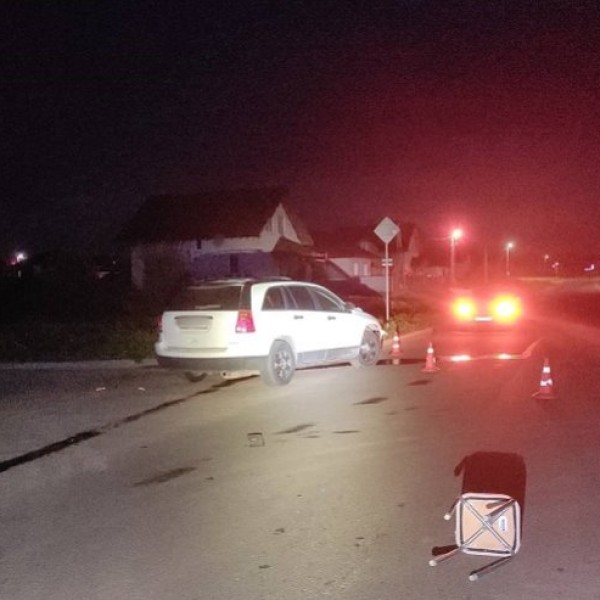 В Беларуси мужчина сбил своего друга, который сидел на табуретке посреди дороги. Причем автомобиль принадлежал погибшему