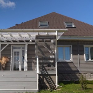 Семья купила сельский клуб и переделала его в двухэтажный дом. На все ушло около 100 тысяч долларов