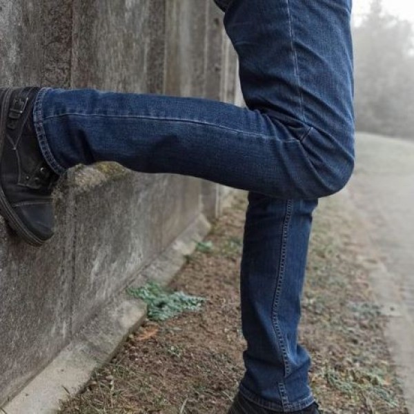 В Беларуси мужчина попался на занятии проституцией. Как его наказали?