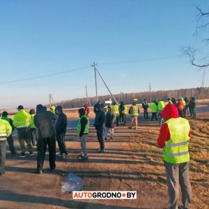 «Мы взяли все в свои руки». Как дальнобойщики за сутки установили порядок у «Берестовицы»