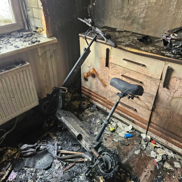 Вот почему в квартире белоруса загорелся электросамокат