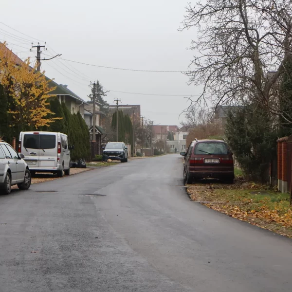 Дорожные работы идут на нескольких улицах Бреста — водителям советуют быть внимательнее