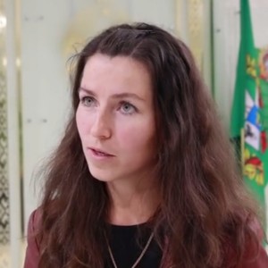 Школьница рассказала педагогу школы, что стала жертвой педофила