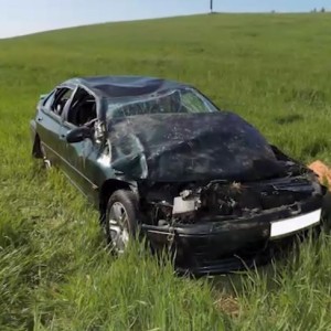 22-летний белорус проник в 5 автомобилей, забрал 20 тыс. рублей и прокатился на  Peugeot