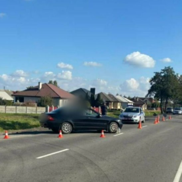 Mercedes сбил велосипедистку в Жабинке