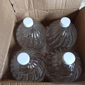 Жительница Беларуси занималась незаконной перевозкой спиртосодержащей жидкости – изъято 400 литров контрафакта