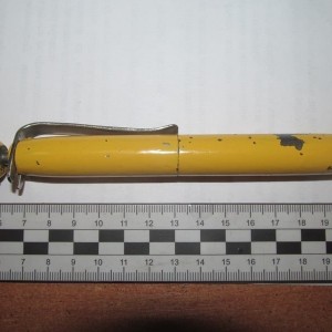 В Беларуси мужчина нашел стреляющую ручку и ранил себя в живот