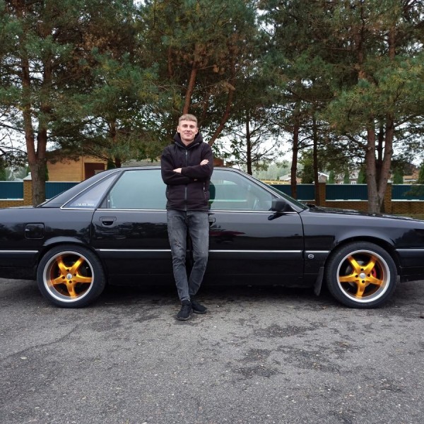 Житель Белоозёрска восстановил культовую Audi 100 (C3)