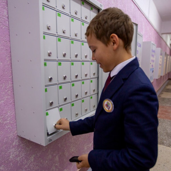 Могут ли в школе проверить рюкзак ученика или выгнать его с урока?