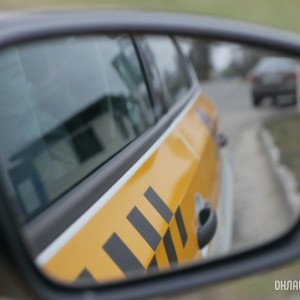Запах в подъезде, бездомные в подвале: как брестчане добились порядка через КГК