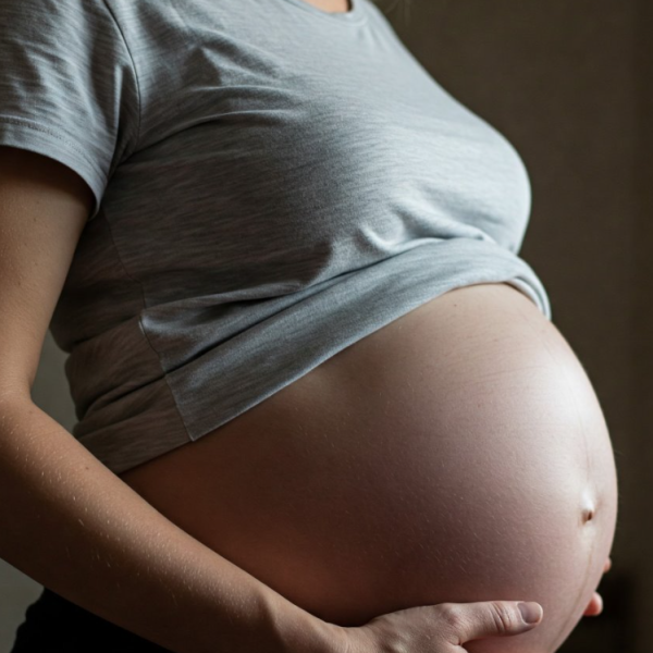 Какие льготы положены семьям с детьми, напомнили в Минтруда