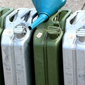 Начальник придумал, как похитить более 1,5 тысячи литров топлива. А потом его вычислили