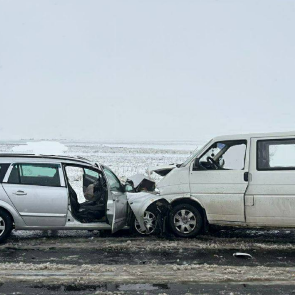 Лобовое столкновение в Ивановском районе унесло жизнь женщины