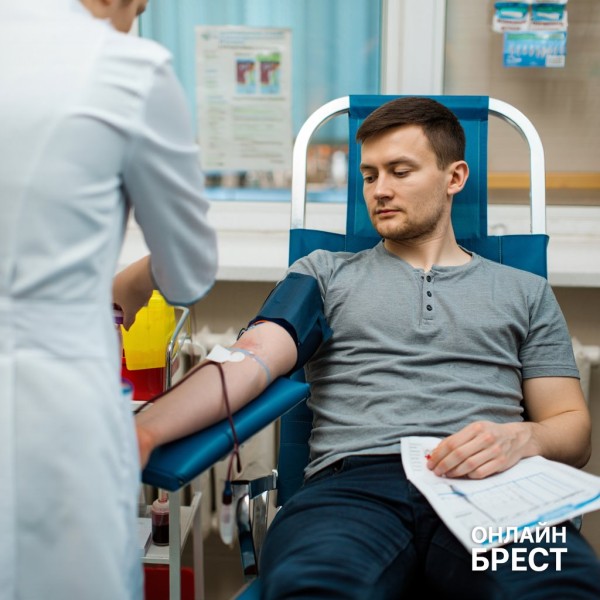 Учительница из Бреста сдаёт кровь много лет — вот что она говорит