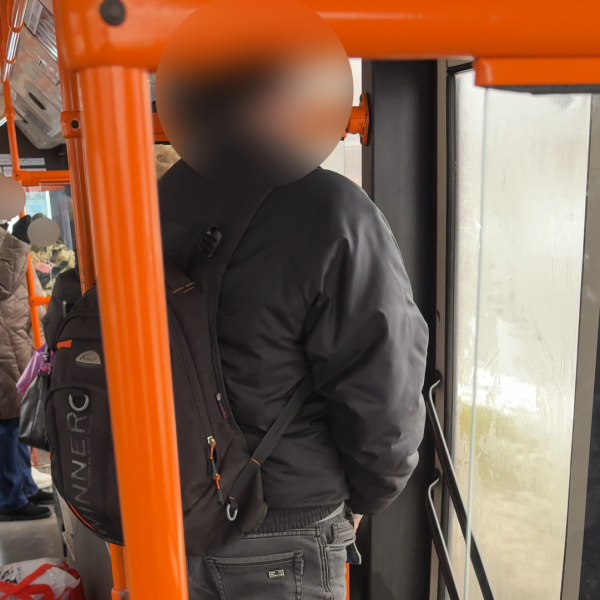 Найден мужчина, который в Бресте «перепутал» салон троллейбуса с уборной