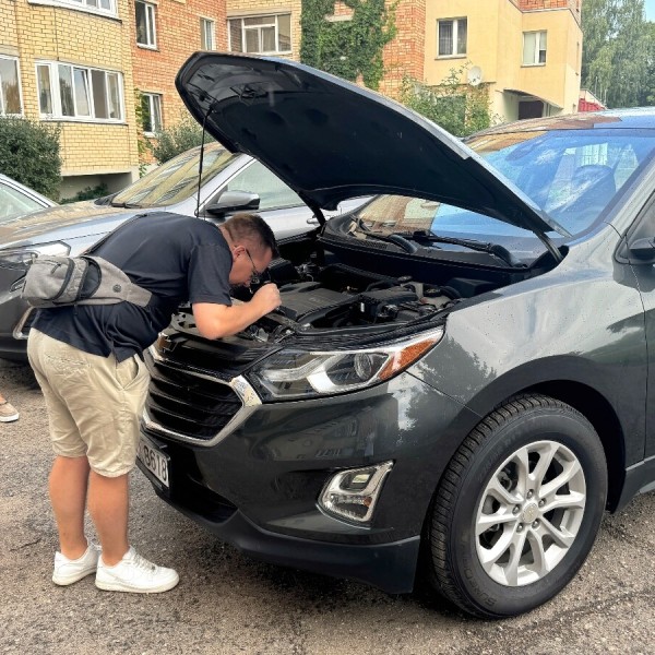 Белорус купил 30-летний Chevrolet Suburban — и его машина стала сниматься в сериалах